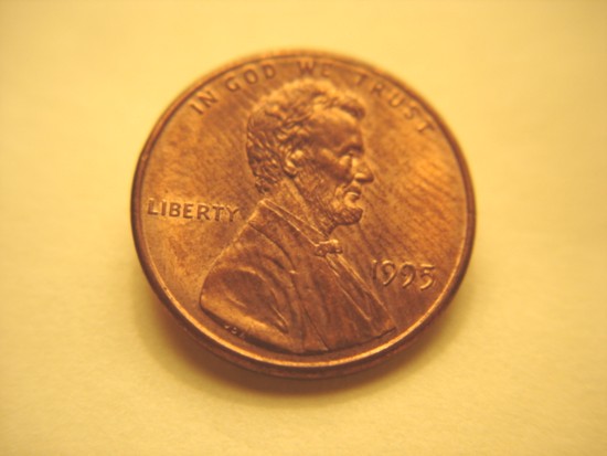 2000-Lincoln-Memorial-Cent-Stuck-Through-Cloth?